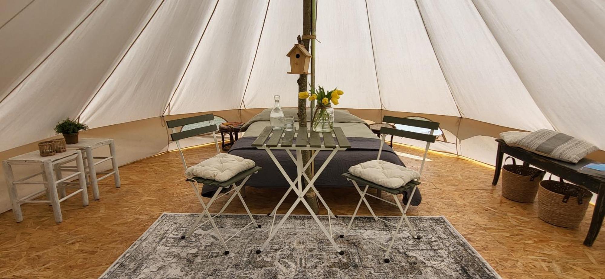 Petit A Petit - Gypsy Wagons And Bell Tents In The Bourgogne Camping *