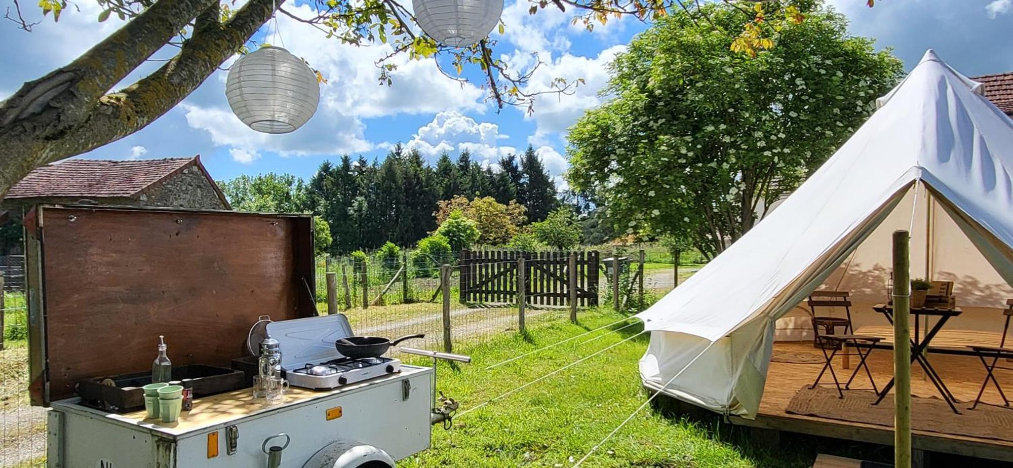 Petit A Petit - Gypsy Wagons And Bell Tents In The Bourgogne Saisy